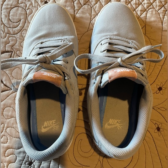 Nike SB Check Solarsoft Canvas Gray/Gold women’s Sz 7.5 - Picture 3 of 5